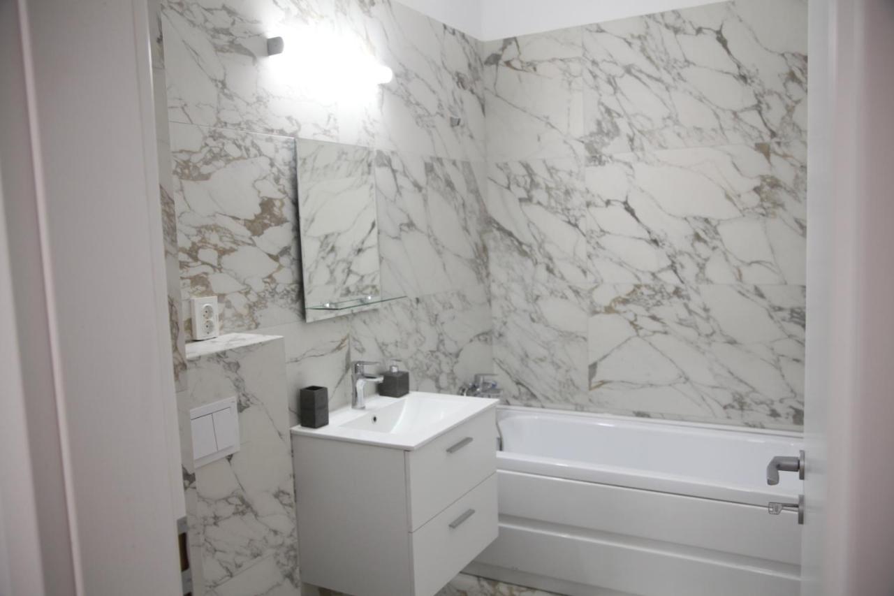 Luxury Downtown Apartment Клуж-Напока Экстерьер фото
